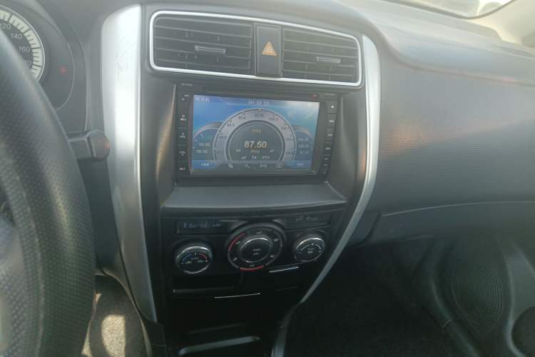 Used Suzuki Liana A6 2014 Hatchback 1.4L Manual Enjoyment Model Audio And AC Panel