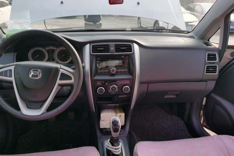 Used Suzuki Liana A6 2014 Sedan 1.4L Manual Enjoyment Model Center Console