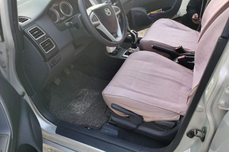 Used Suzuki Liana A6 2014 Sedan 1.4L Manual Enjoyment Model Driver Seat