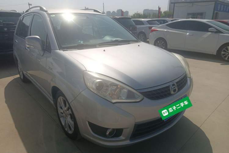 Used Suzuki Liana A6 2014 Hatchback 1.4L Manual Enjoyment Model Front Right 45 Deg