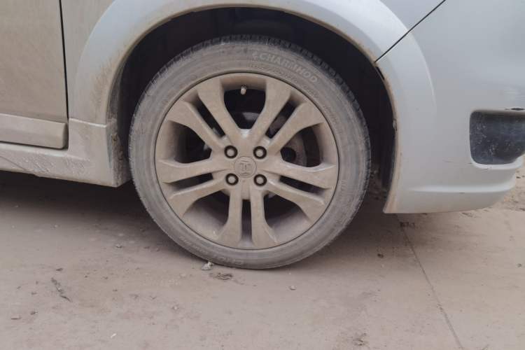 Used Suzuki Liana A6 2014 Sedan 1.4L Manual Happiness Edition Right Front Wheel Hub
