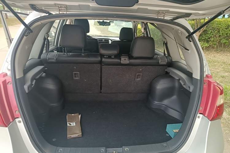 Used Suzuki Liana A6 2014 Hatchback 1.4L Manual Ideal Model Trunk
