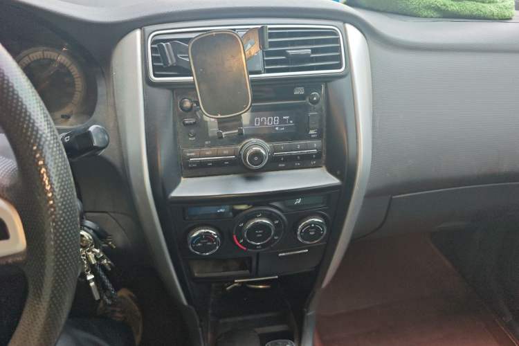 Used Suzuki Liana A6 2014 Hatchback 1.4L Manual Enjoyment Model Audio And AC Panel