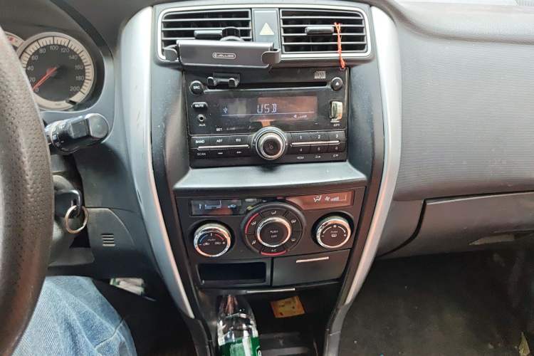 Used Suzuki Liana A6 2014 Hatchback 1.4L Manual Happiness Edition Audio And AC Panel