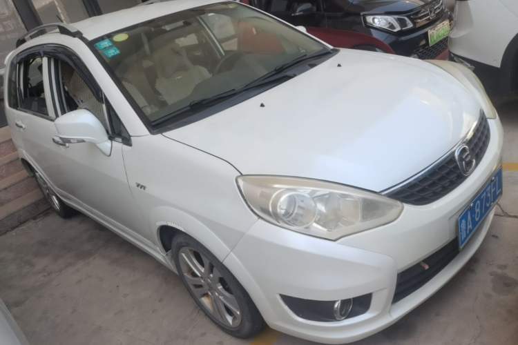 Used Suzuki Liana A6 2014 Hatchback 1.4L Manual Enjoyment Model Front Right 45 Deg