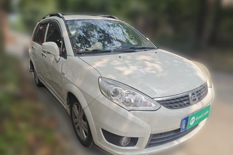 Used Suzuki Liana A6 2014 Hatchback 1.4L Manual Enjoyment Model Front Right 45 Deg