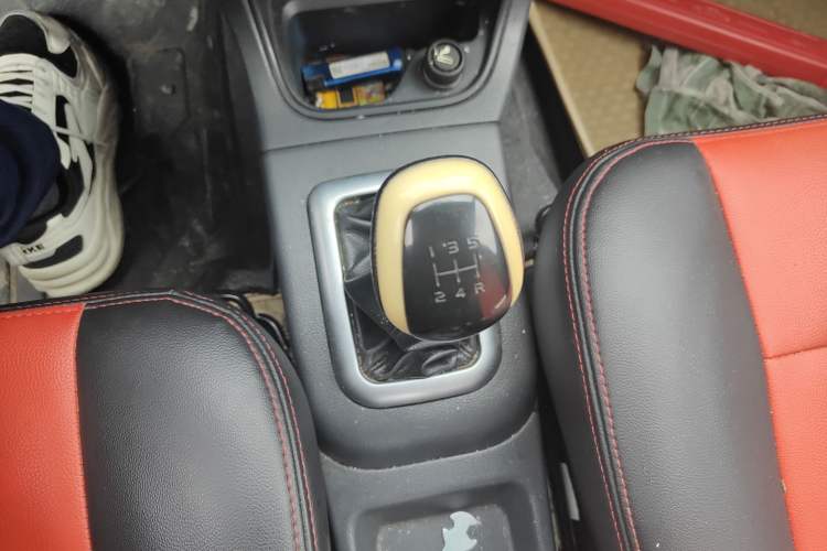 Used Suzuki Liana A6 2014 Sedan 1.4L Manual Enjoyment Model Gear Lever