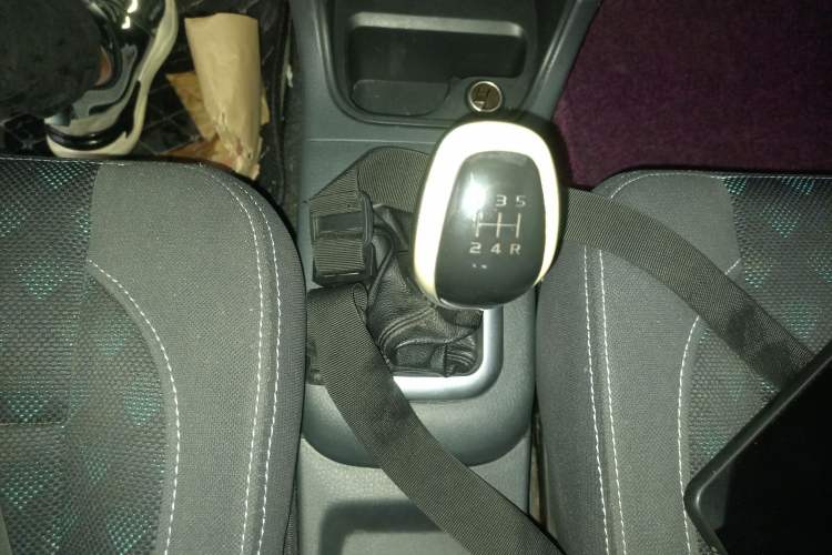 Used Suzuki Liana A6 2014 Hatchback 1.4L Manual Happiness Edition Gear Lever