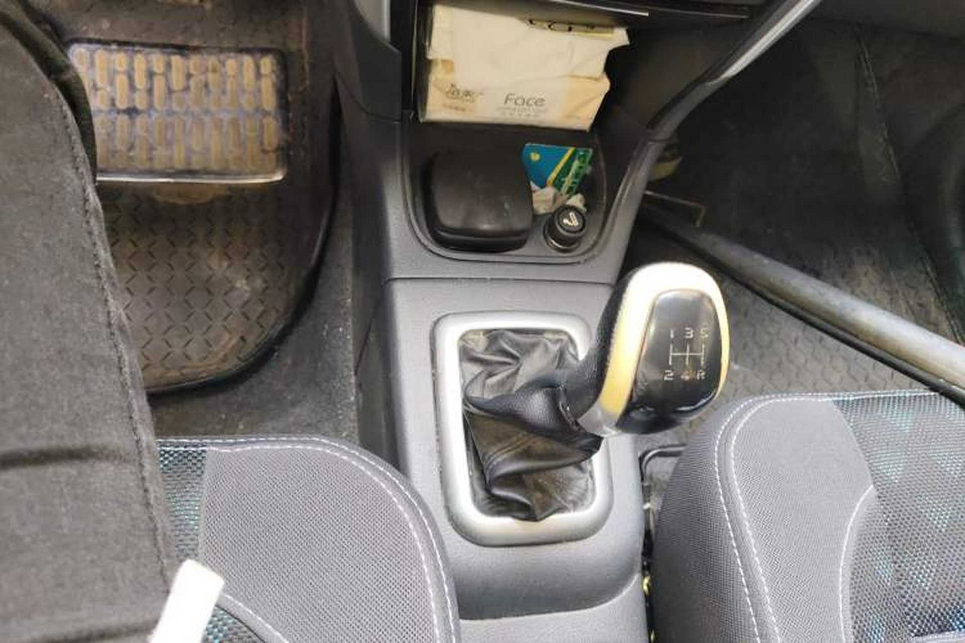 Used Suzuki Liana A6 2014 Hatchback 1.4L Manual Enjoyment Model Gear Lever