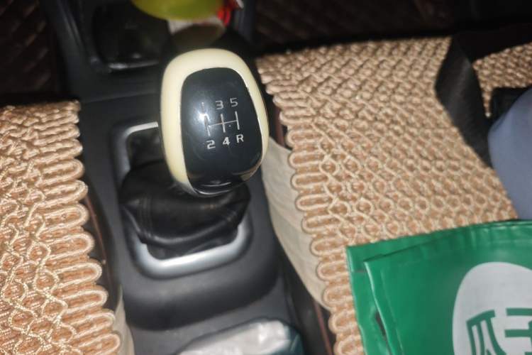 Used Suzuki Liana A6 2014 Hatchback 1.4L Manual Enjoyment Model Gear Lever
