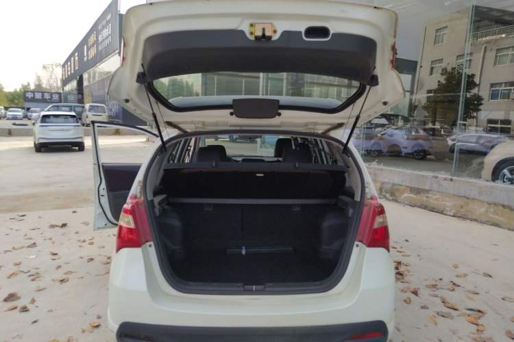 Used Suzuki Liana A6 2014 Hatchback 1.4L Manual Ideal Model Trunk