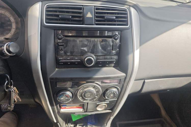 Used Suzuki Liana A6 2015 Sedan 1.4L Manual Happiness Edition Audio And AC Panel