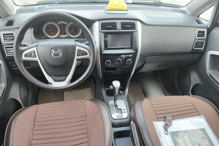 Used Suzuki Liana A6 2015 Hatchback 1.5L Automatic Ideal Model Center Console