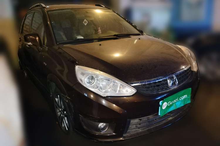 Used Suzuki Liana A6 2015 Hatchback 1.4L Manual Enjoyment Model Front Right 45 Deg
