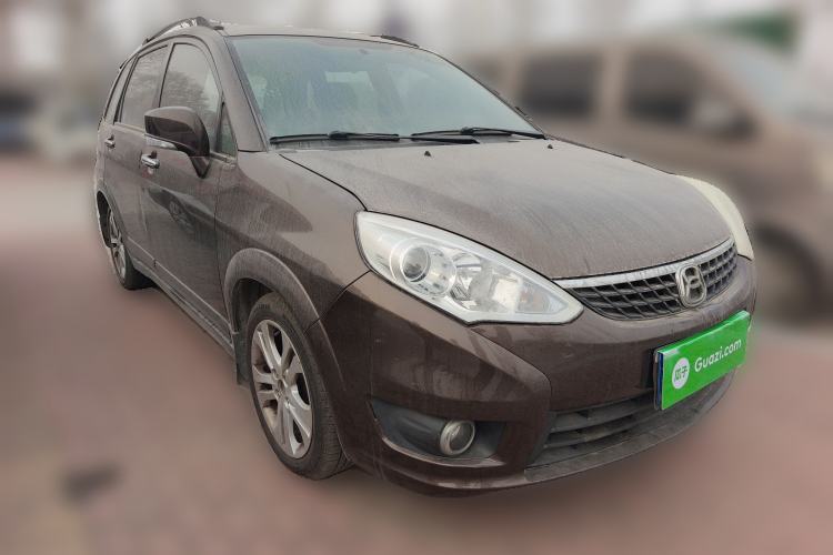 Used Suzuki Liana A6 2015 Hatchback 1.4L Manual Enjoyment Model Front Right 45 Deg
