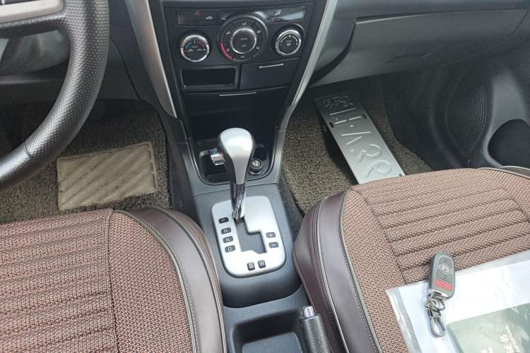 Used Suzuki Liana A6 2015 Hatchback 1.5L Automatic Ideal Model Gear Lever