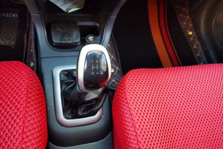 Used Suzuki Liana A6 2015 Hatchback 1.4L Manual Enjoyment Model Gear Lever