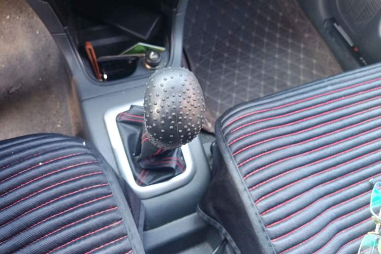 Used Suzuki Liana A6 2015 Hatchback 1.4L Manual Enjoyment Model Gear Lever
