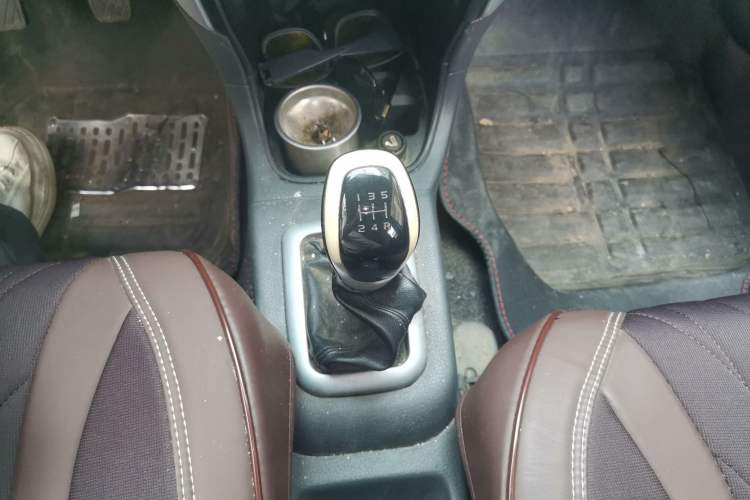 Used Suzuki Liana A6 2015 Hatchback 1.4L Manual Enjoyment Model Gear Lever