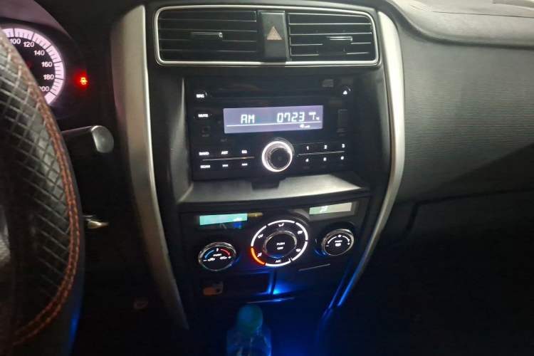 Used Suzuki Liana A6 2015 Hatchback 1.4L Manual Enjoyment Model Audio And AC Panel