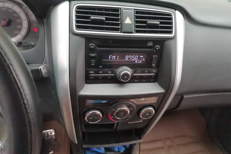 Used Suzuki Liana A6 2015 Hatchback 1.4L Manual Enjoyment Model Audio And AC Panel