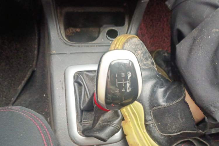 Used Suzuki Liana A6 2015 Hatchback 1.4L Manual Enjoyment Model Gear Lever