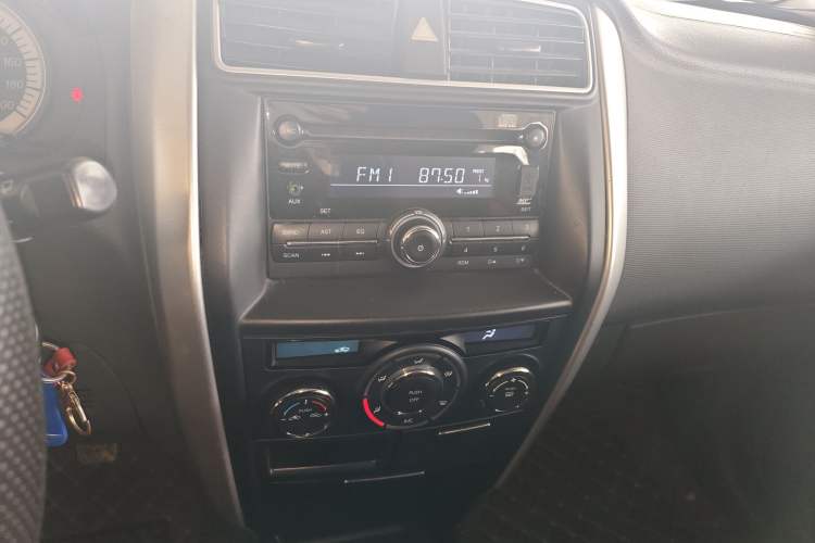 Used Suzuki Liana A6 2015 Hatchback 1.4L Manual Enjoyment Model Audio And AC Panel