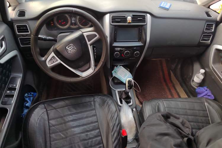 Used Suzuki Liana A6 2015 Hatchback 1.4L Manual Enjoyment Model Center Console