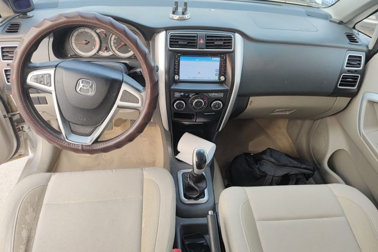 Used Suzuki Liana A6 2015 Sedan 1.4L Manual Enjoyment Model Center Console