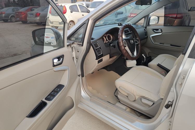 Used Suzuki Liana A6 2015 Sedan 1.4L Manual Enjoyment Model Driver Seat