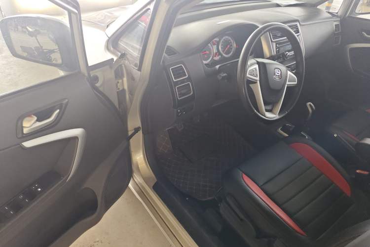 Used Suzuki Liana A6 2015 Hatchback 1.4L Manual Enjoyment Model Driver Seat