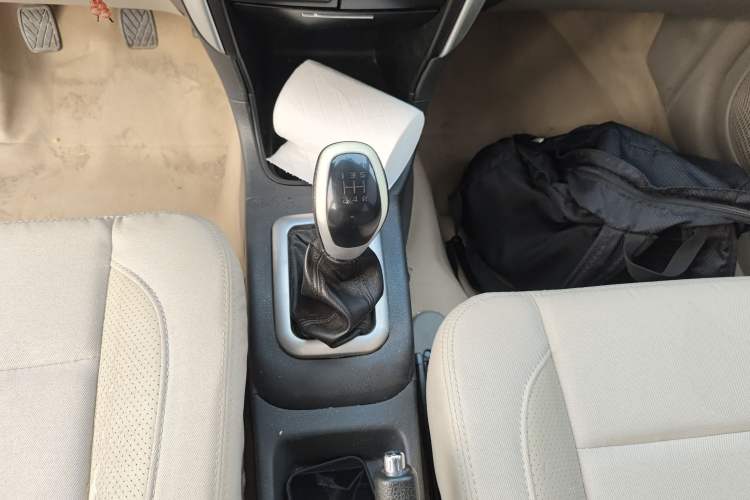 Used Suzuki Liana A6 2015 Sedan 1.4L Manual Enjoyment Model Gear Lever