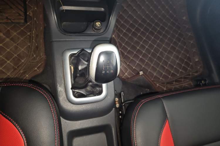 Used Suzuki Liana A6 2015 Hatchback 1.4L Manual Enjoyment Model Gear Lever