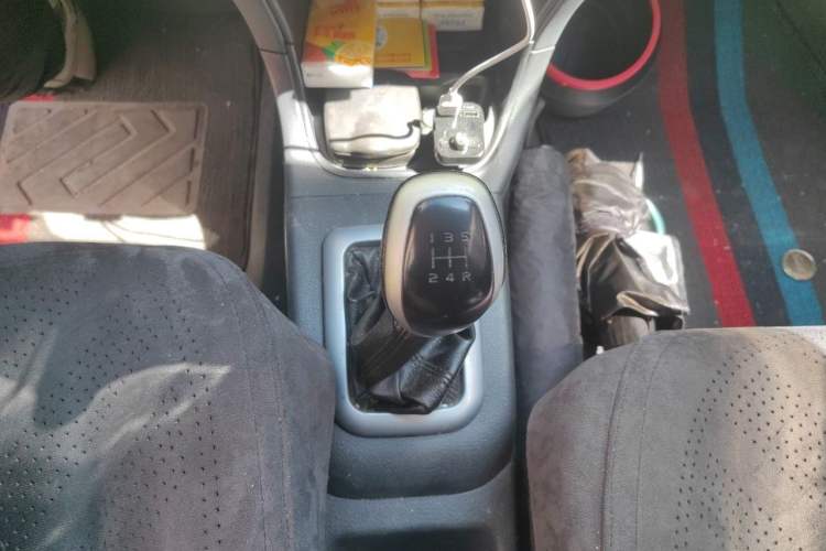 Used Suzuki Liana A6 2015 Hatchback 1.4L Manual Enjoyment Model Gear Lever