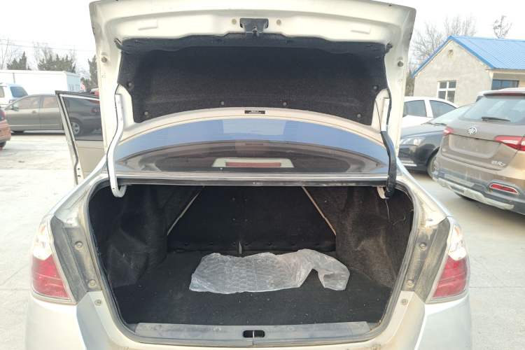 Used Suzuki Liana A6 2015 Sedan 1.4L Manual Enjoyment Model Trunk