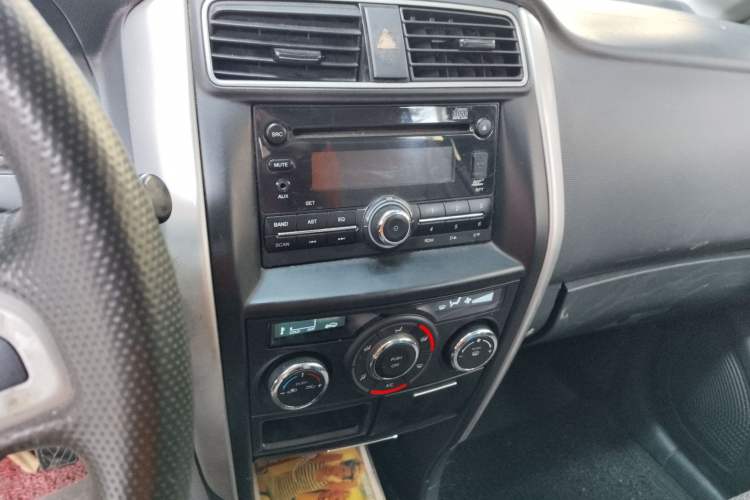 Used Suzuki Liana A6 2015 Hatchback 1.4L Manual Enjoyment Model Audio And AC Panel