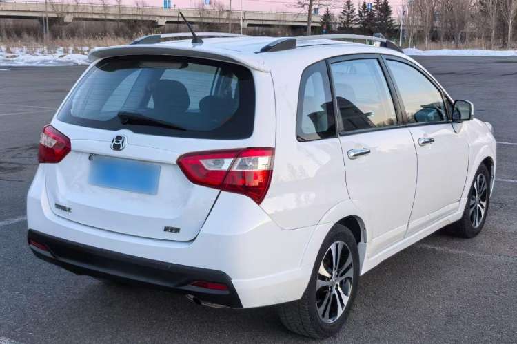 Used Suzuki Liana A6 2015 Hatchback 1.4L Manual Enjoyment Model Exterior 5