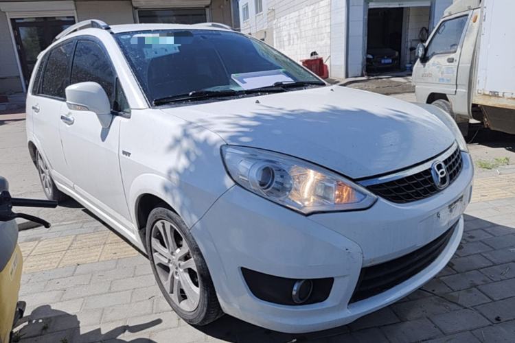 Used Suzuki Liana A6 2015 Hatchback 1.4L Manual Enjoyment Model Front Right 45 Deg