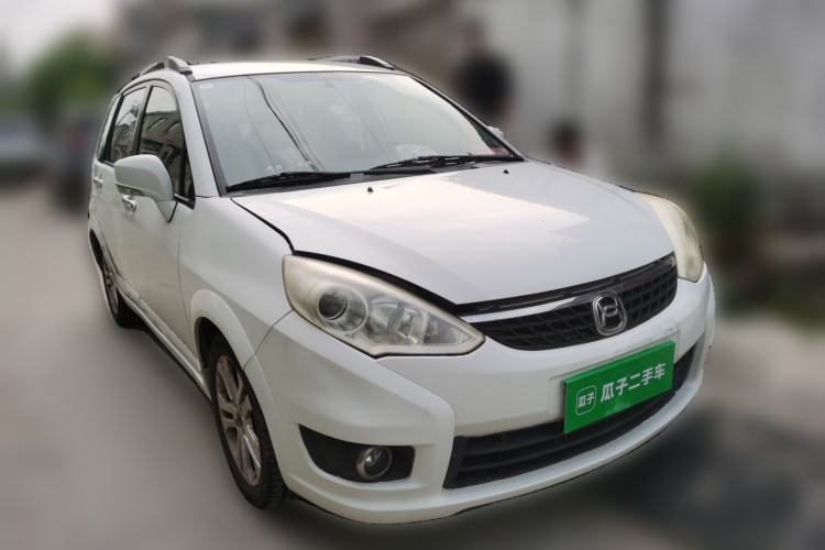 Used Suzuki Liana A6 2015 Hatchback 1.4L Manual Enjoyment Model Front Right 45 Deg