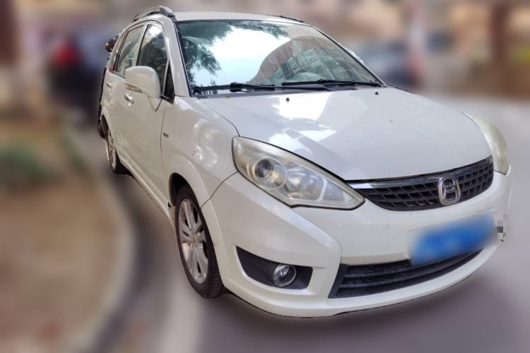Used Suzuki Liana A6 2015 Hatchback 1.4L Manual Enjoyment Model Front Right 45 Deg