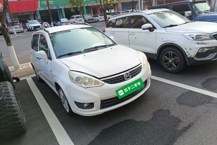 Used Suzuki Liana A6 2015 Hatchback 1.4L Manual Enjoyment Model Front Right 45 Deg