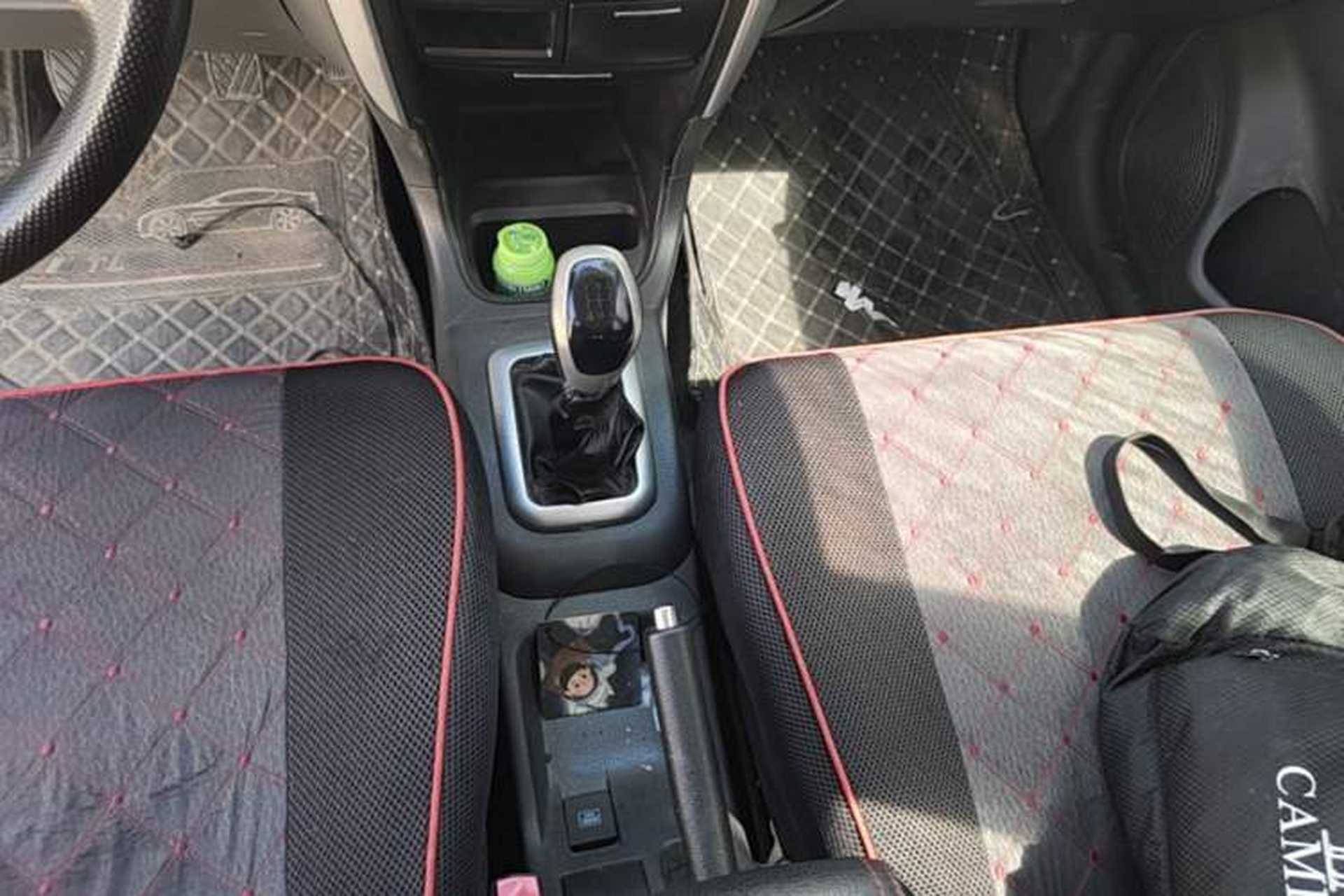 Used Suzuki Liana A6 2015 Hatchback 1.4L Manual Enjoyment Model Gear Lever