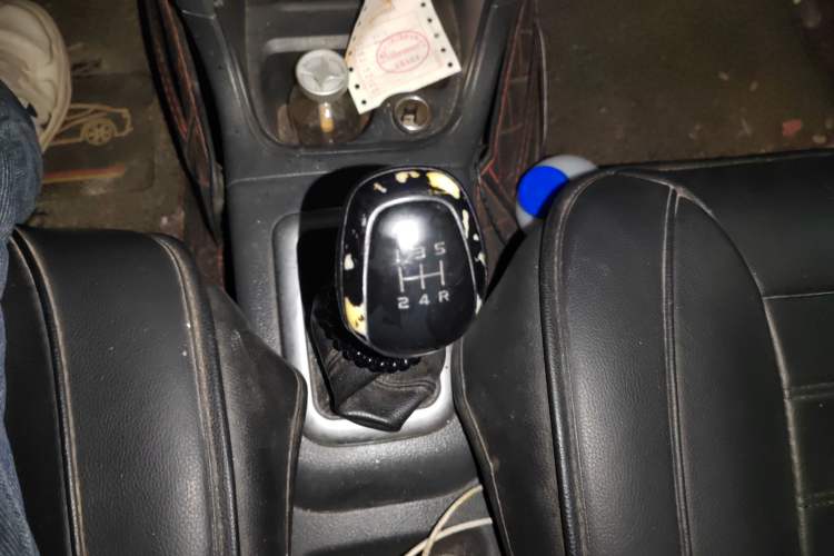 Used Suzuki Liana A6 2015 Hatchback 1.4L Manual Enjoyment Model Gear Lever