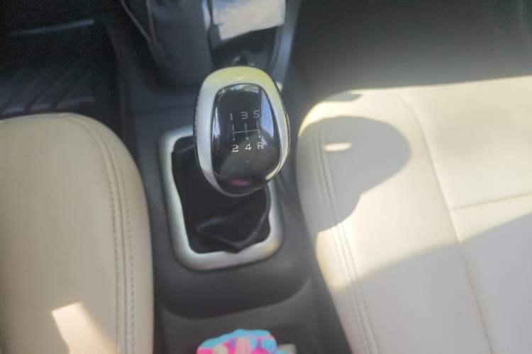 Used Suzuki Liana A6 2015 Hatchback 1.4L Manual Enjoyment Model Gear Lever