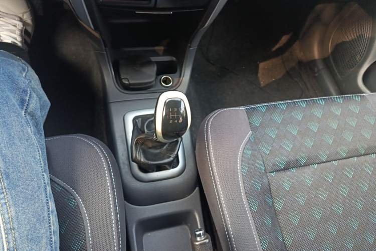 Used Suzuki Liana A6 2015 Hatchback 1.4L Manual Enjoyment Model Gear Lever