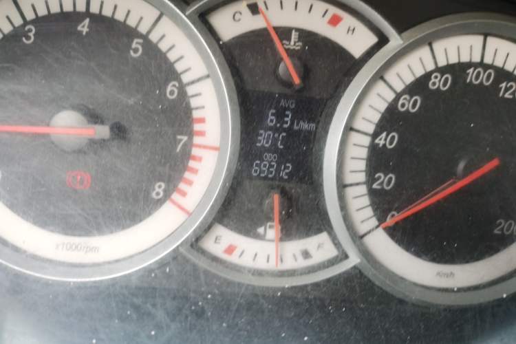 Used Suzuki Liana A6 2015 Hatchback 1.4L Manual Enjoyment Model Odometer Close Up