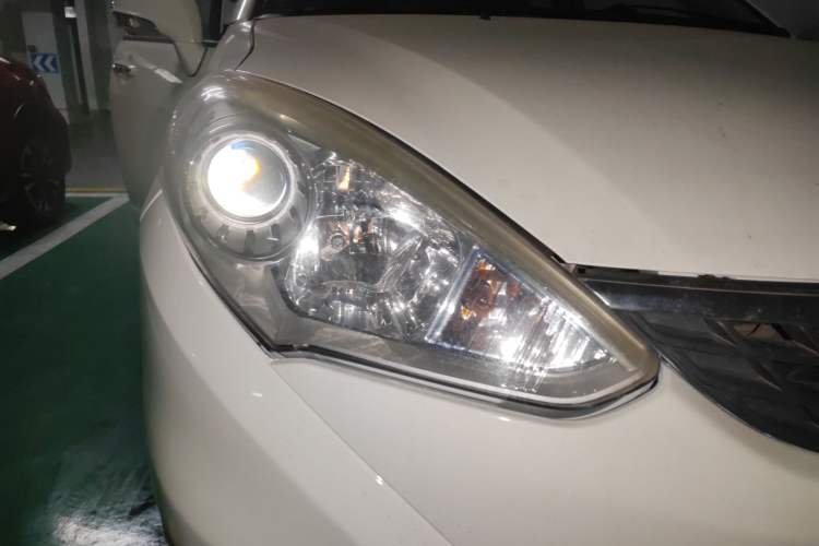Used Suzuki Liana A6 2015 Hatchback 1.4L Manual Enjoyment Model Right Front Headlight