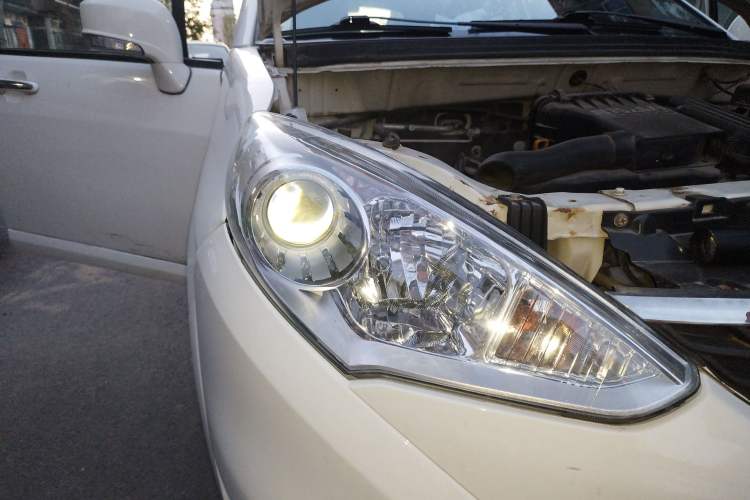 Used Suzuki Liana A6 2015 Hatchback 1.4L Manual Enjoyment Model Right Front Headlight