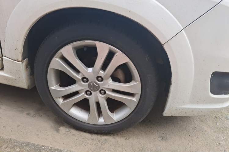 Used Suzuki Liana A6 2015 Hatchback 1.5L Automatic Ideal Model Right Front Wheel Hub