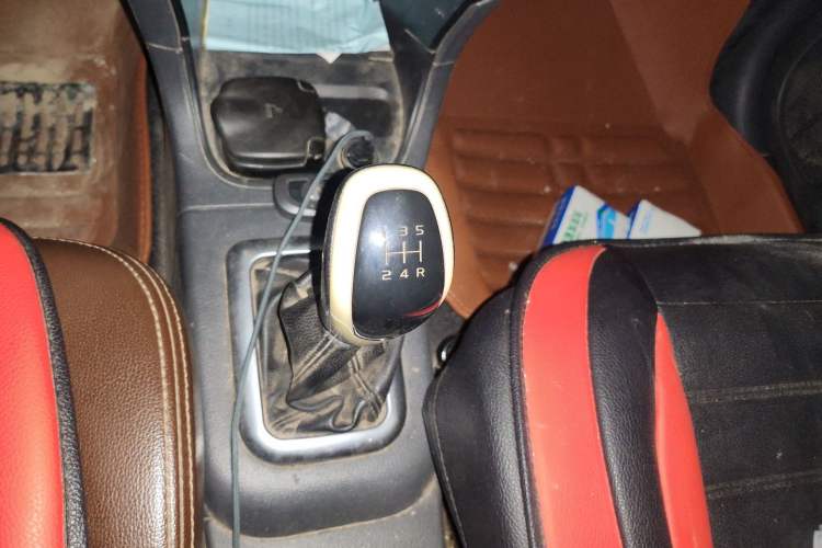 Used Suzuki Liana A6 2016 Hatchback 1.4L Manual – Ideal Version Gear Lever